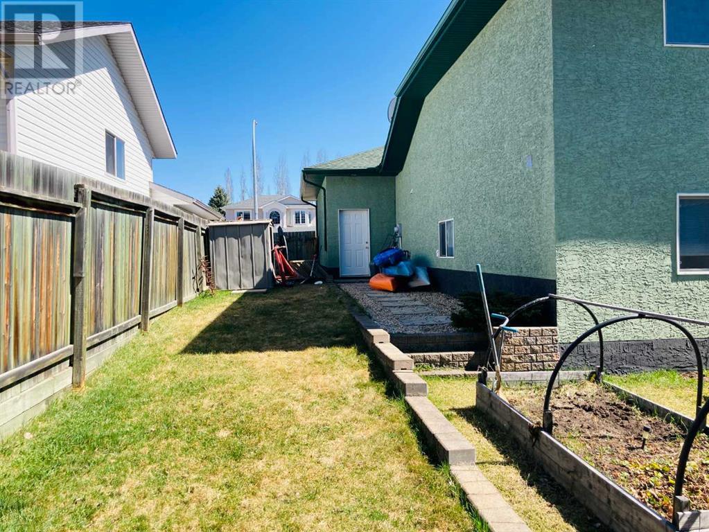 Property at 57 Park Circle image 3