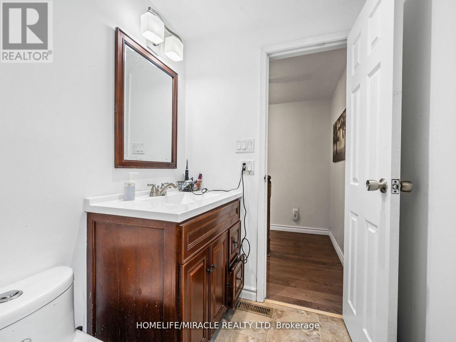 3124 Patrick Crescent, Mississauga, Ontario  L5N 3G5 - Photo 29 - W12140334