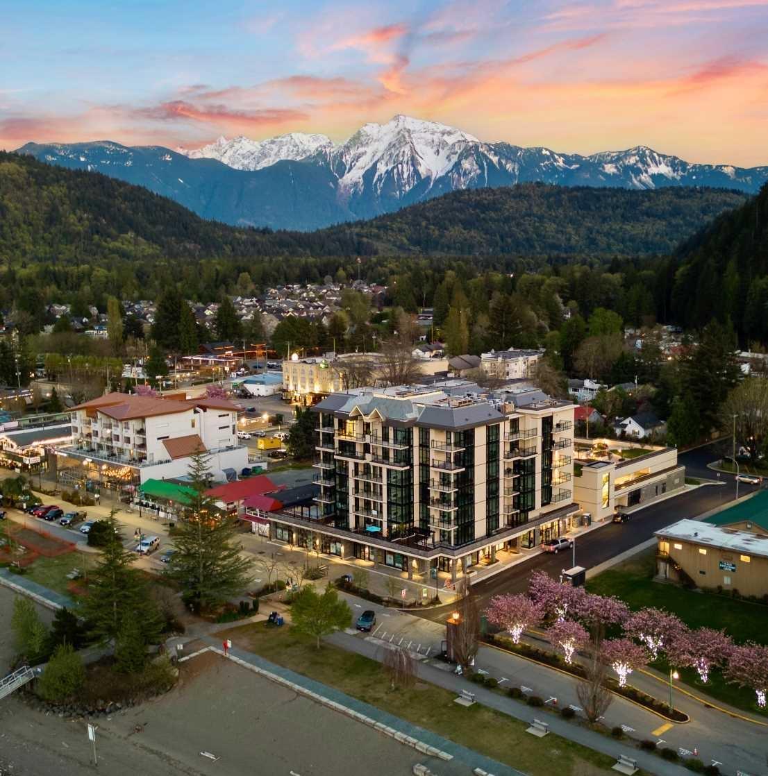 303 120 ESPLANADE AVENUE|Harrison Hot Springs, Harrison Hot Springs, British Columbia