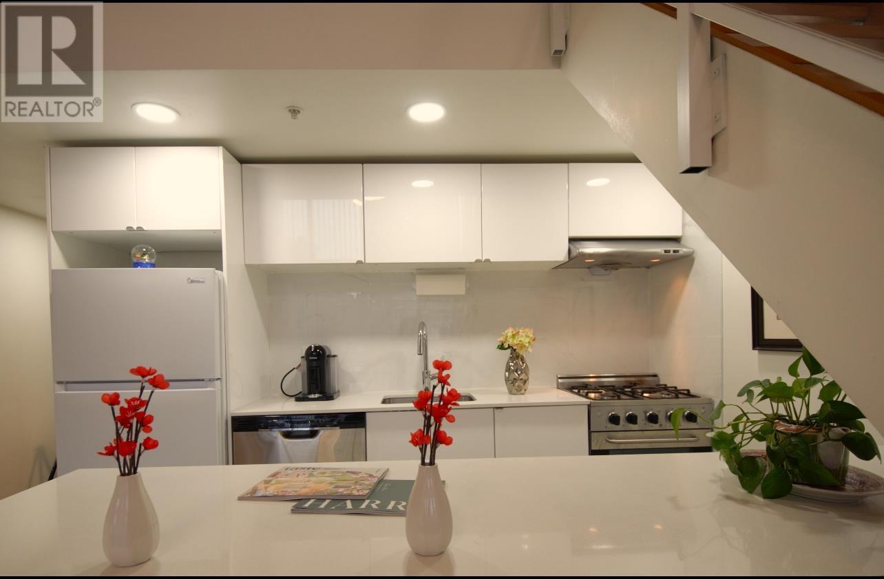 Listing Picture 11 of 36 : 614 933 SEYMOUR STREET, Vancouver / 溫哥華 - 魯藝地產 Yvonne Lu Group - MLS Medallion Club Member