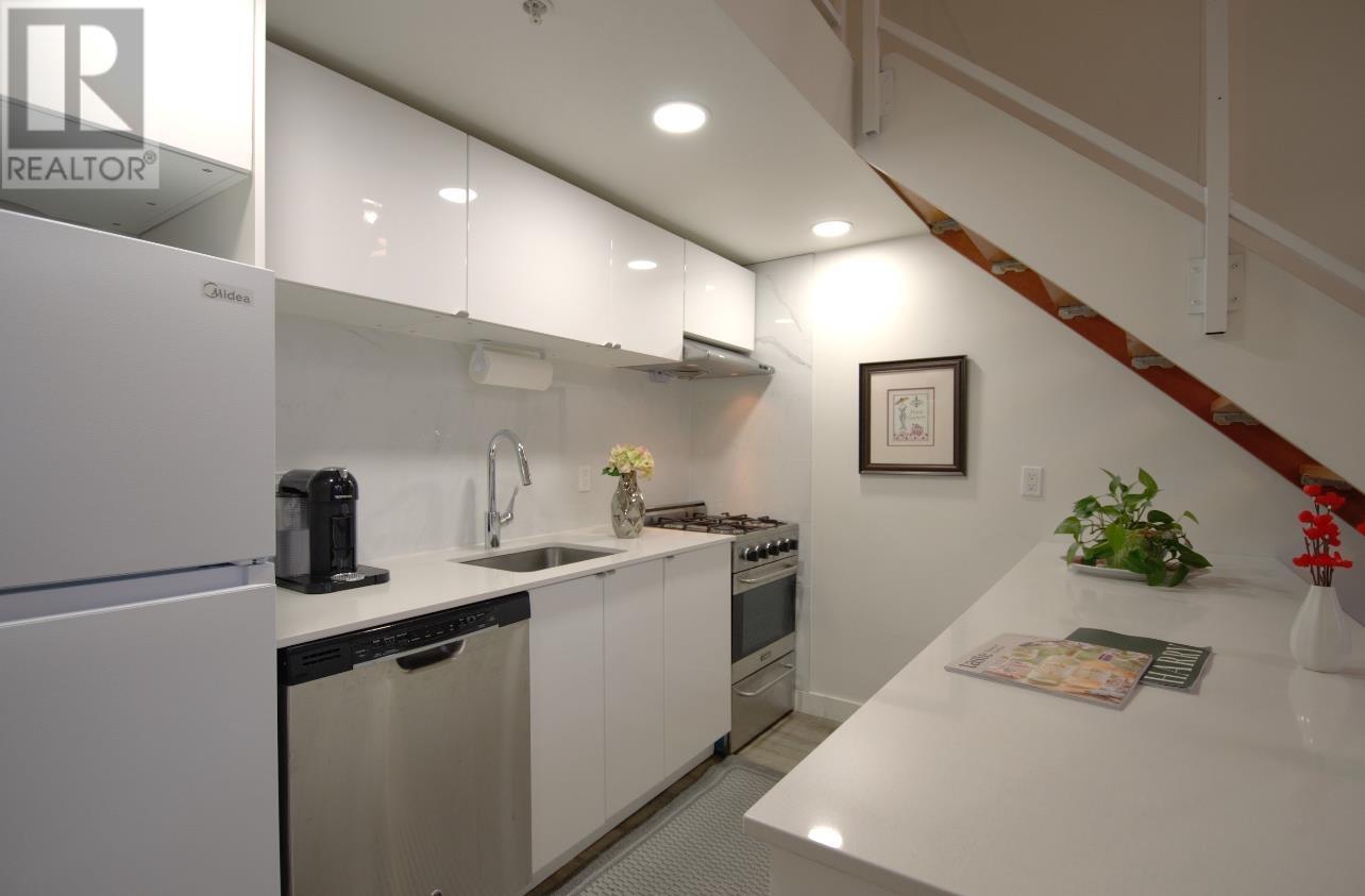 Listing Picture 12 of 36 : 614 933 SEYMOUR STREET, Vancouver / 溫哥華 - 魯藝地產 Yvonne Lu Group - MLS Medallion Club Member