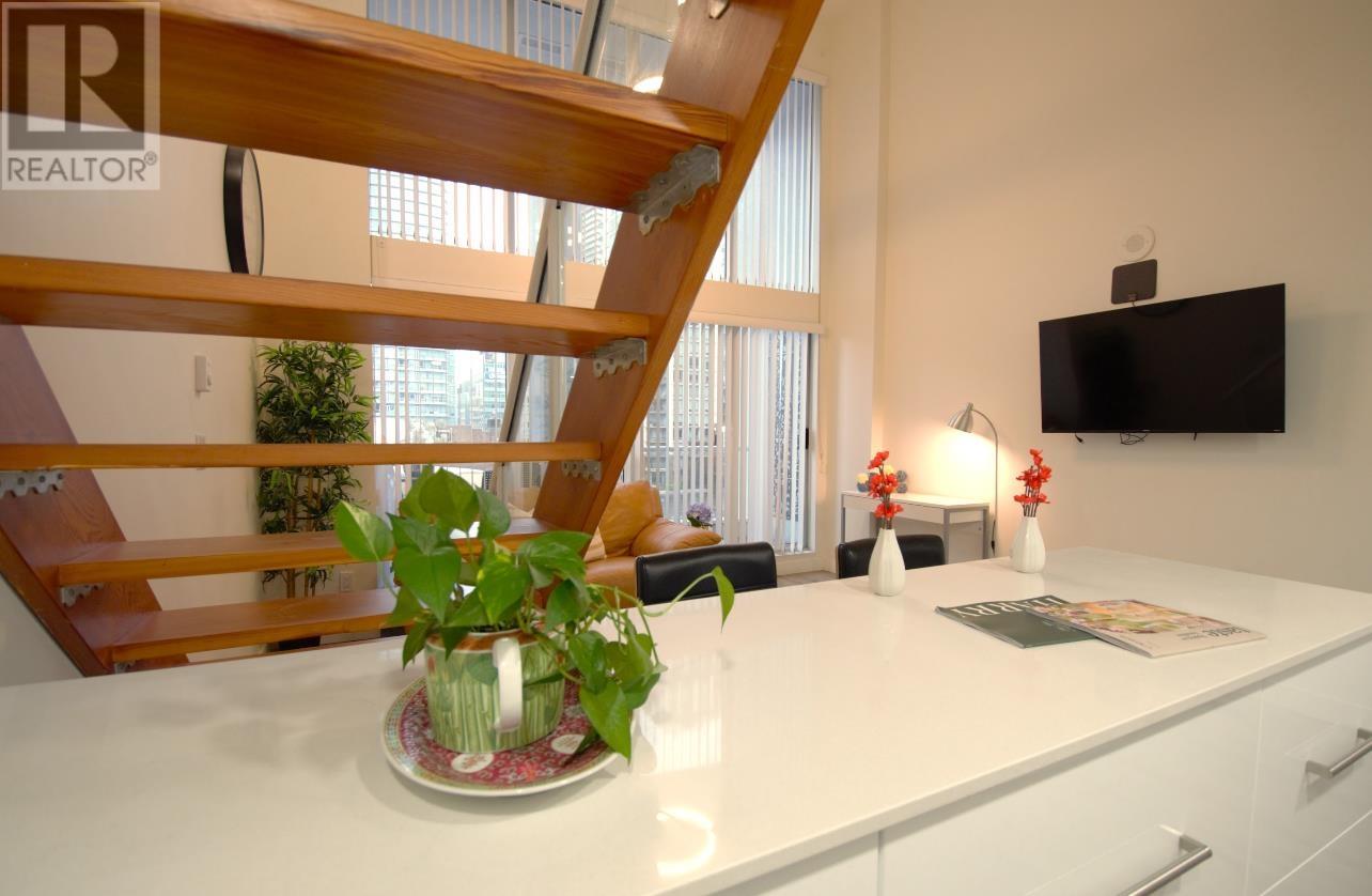 Listing Picture 13 of 36 : 614 933 SEYMOUR STREET, Vancouver / 溫哥華 - 魯藝地產 Yvonne Lu Group - MLS Medallion Club Member