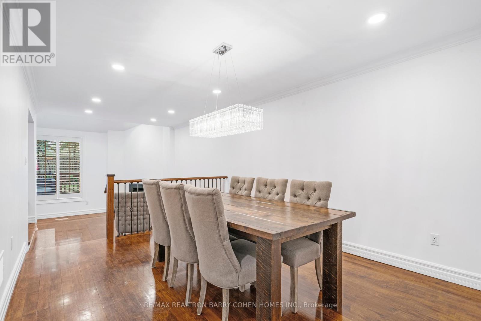 20 Grosvenor Court, Markham, Ontario  L3T 5T5 - Photo 7 - N12124350