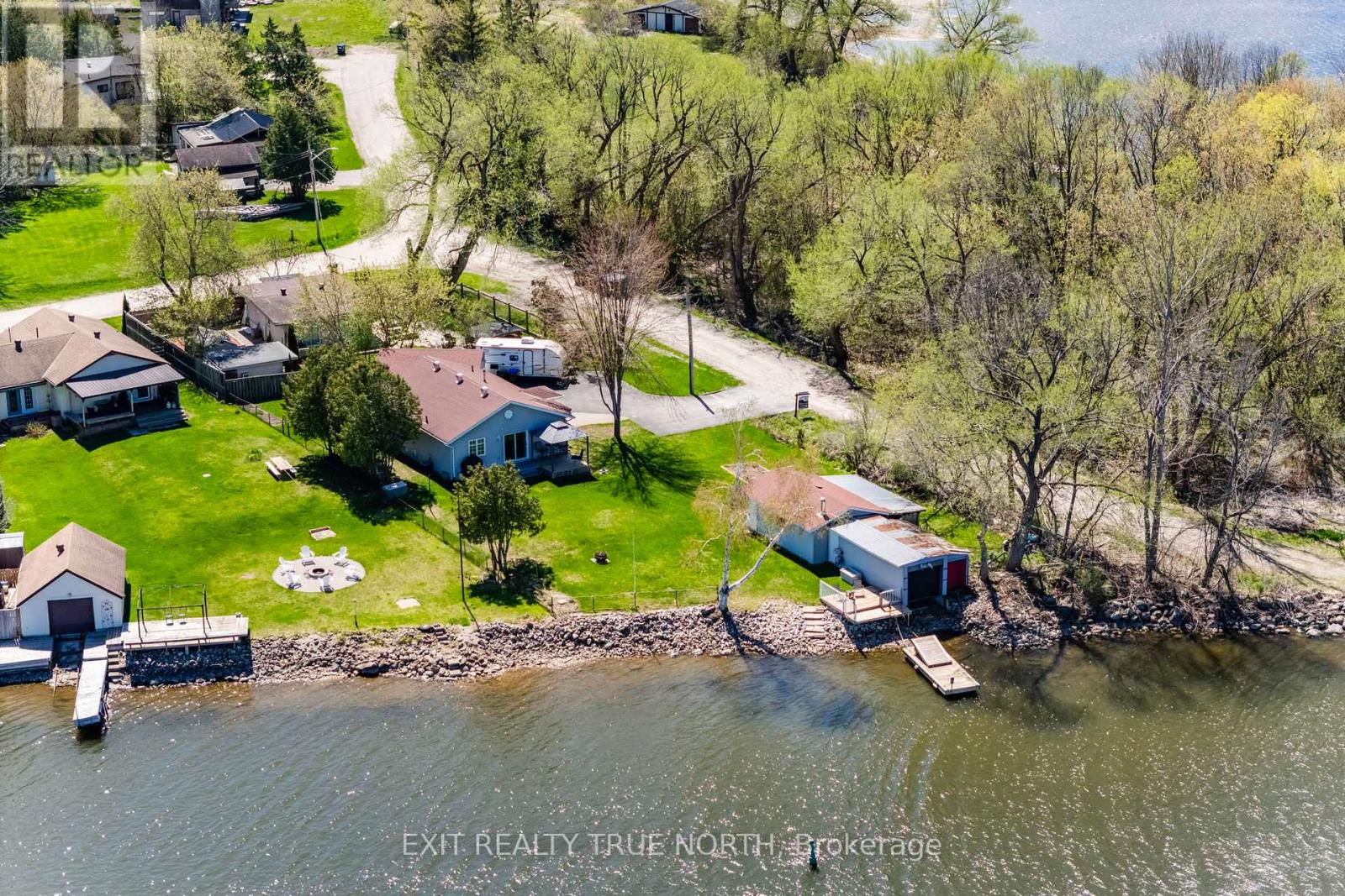 5 Hemlock Avenue, Tay, Ontario  L0K 2C0 - Photo 2 - S12134835