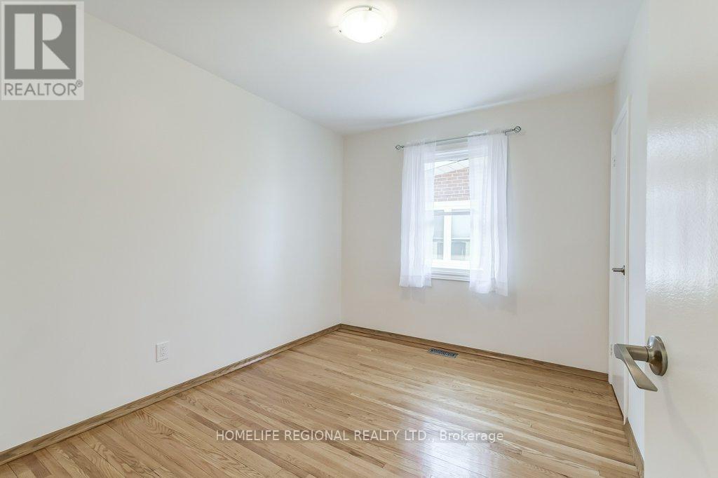 132 Wyndale Drive, Toronto, Ontario  M6L 1G3 - Photo 13 - W12069205