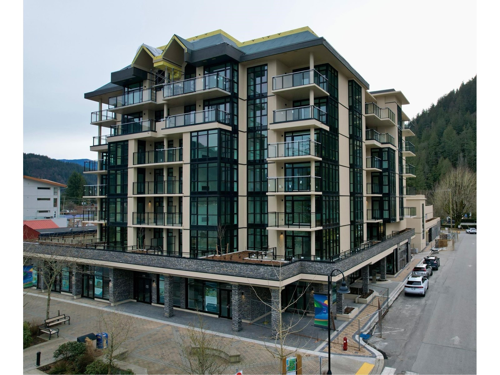604 120 Esplanade Avenue, Harrison Hot Springs, Harrison Hot Springs, British Columbia  V0M 1K0 - Photo 2 - R2858841