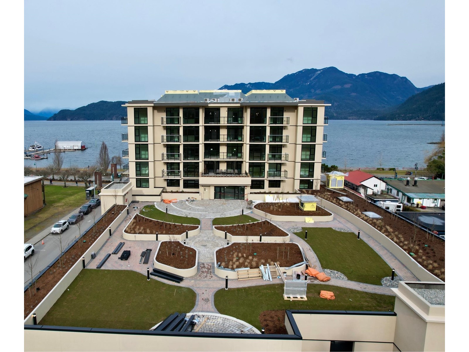 604 120 Esplanade Avenue, Harrison Hot Springs, Harrison Hot Springs, British Columbia  V0M 1K0 - Photo 3 - R2858841