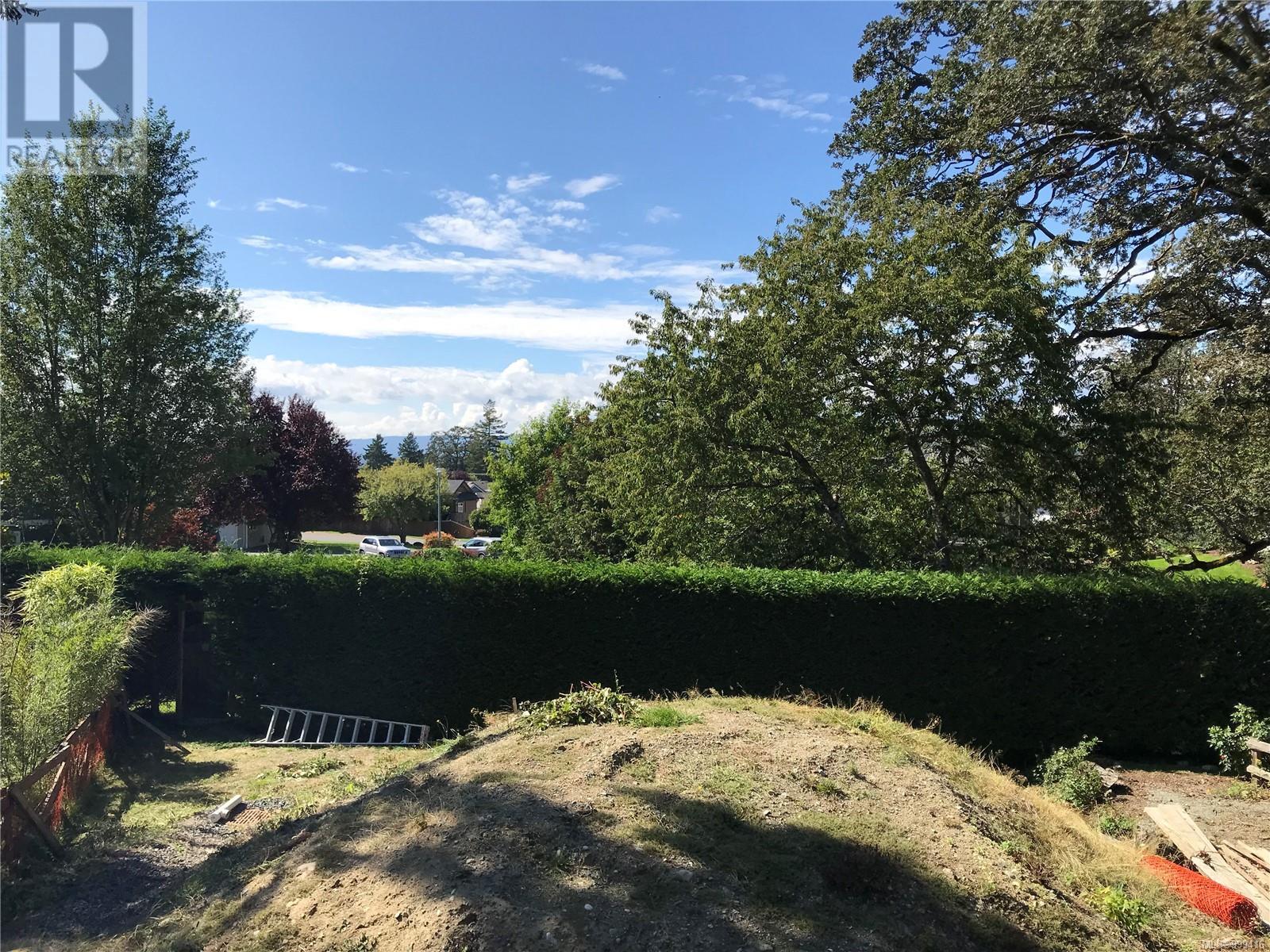 Property at 929 Woodhall Dr image 1