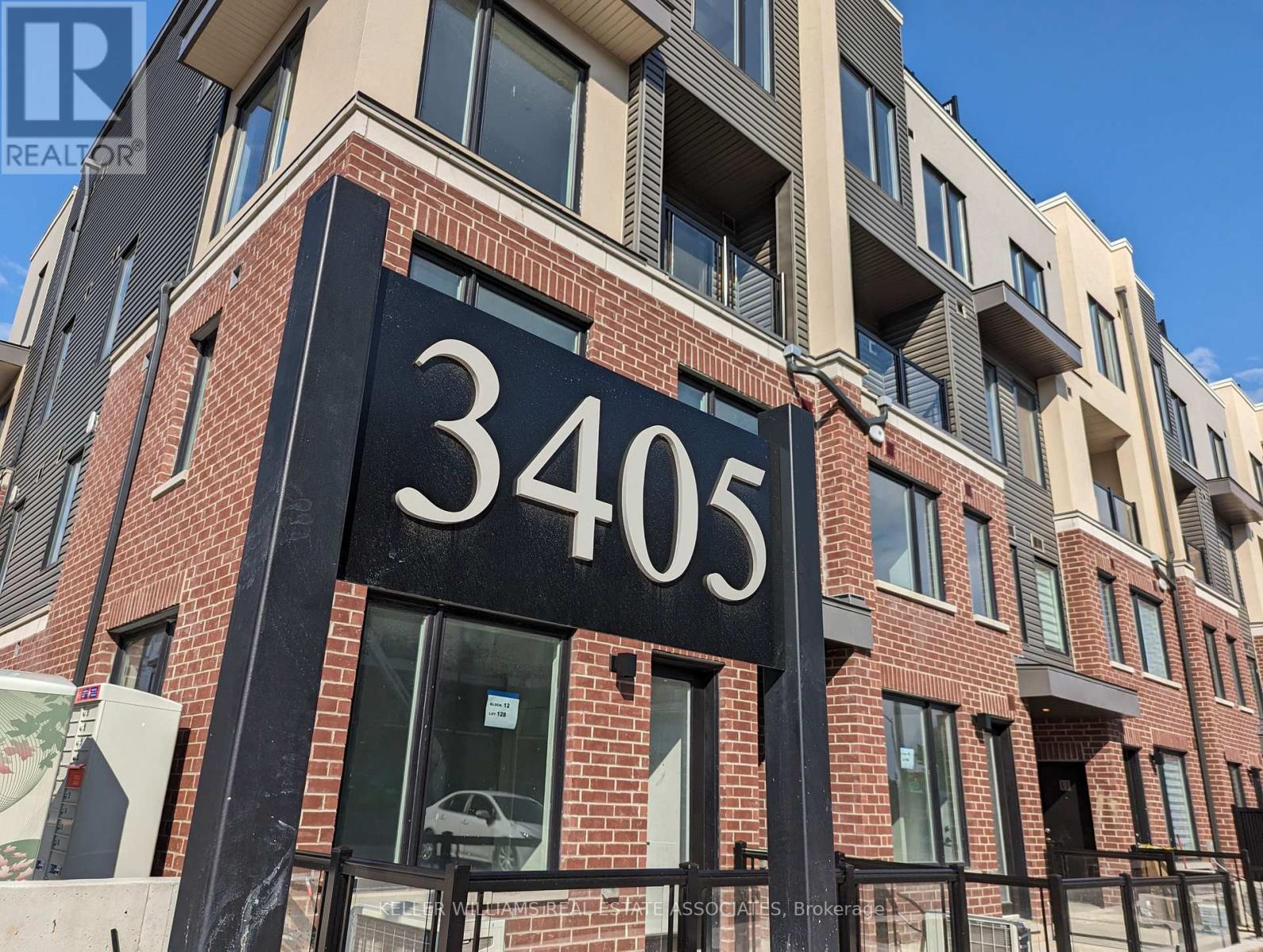26 - 3405 Ridgeway Drive N, Mississauga, Ontario  L5L 5T3 - Photo 2 - W12120764