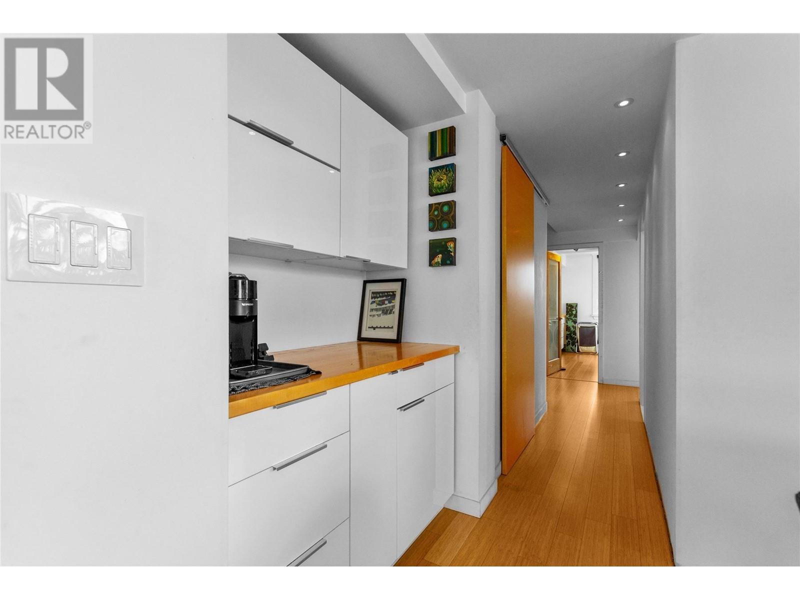 Listing Picture 16 of 37 : 1802-1850 COMOX STREET, Vancouver / 溫哥華 - 魯藝地產 Yvonne Lu Group - MLS Medallion Club Member