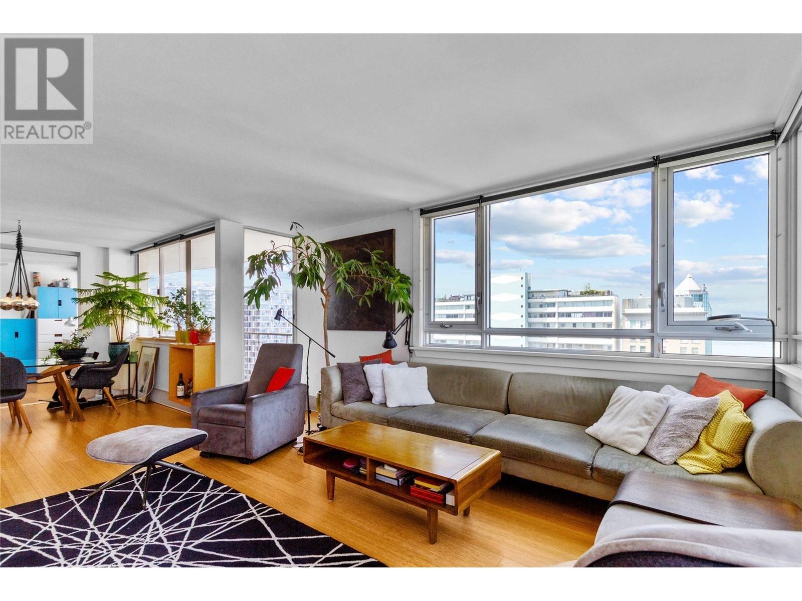 Listing Picture 7 of 37 : 1802-1850 COMOX STREET, Vancouver / 溫哥華 - 魯藝地產 Yvonne Lu Group - MLS Medallion Club Member