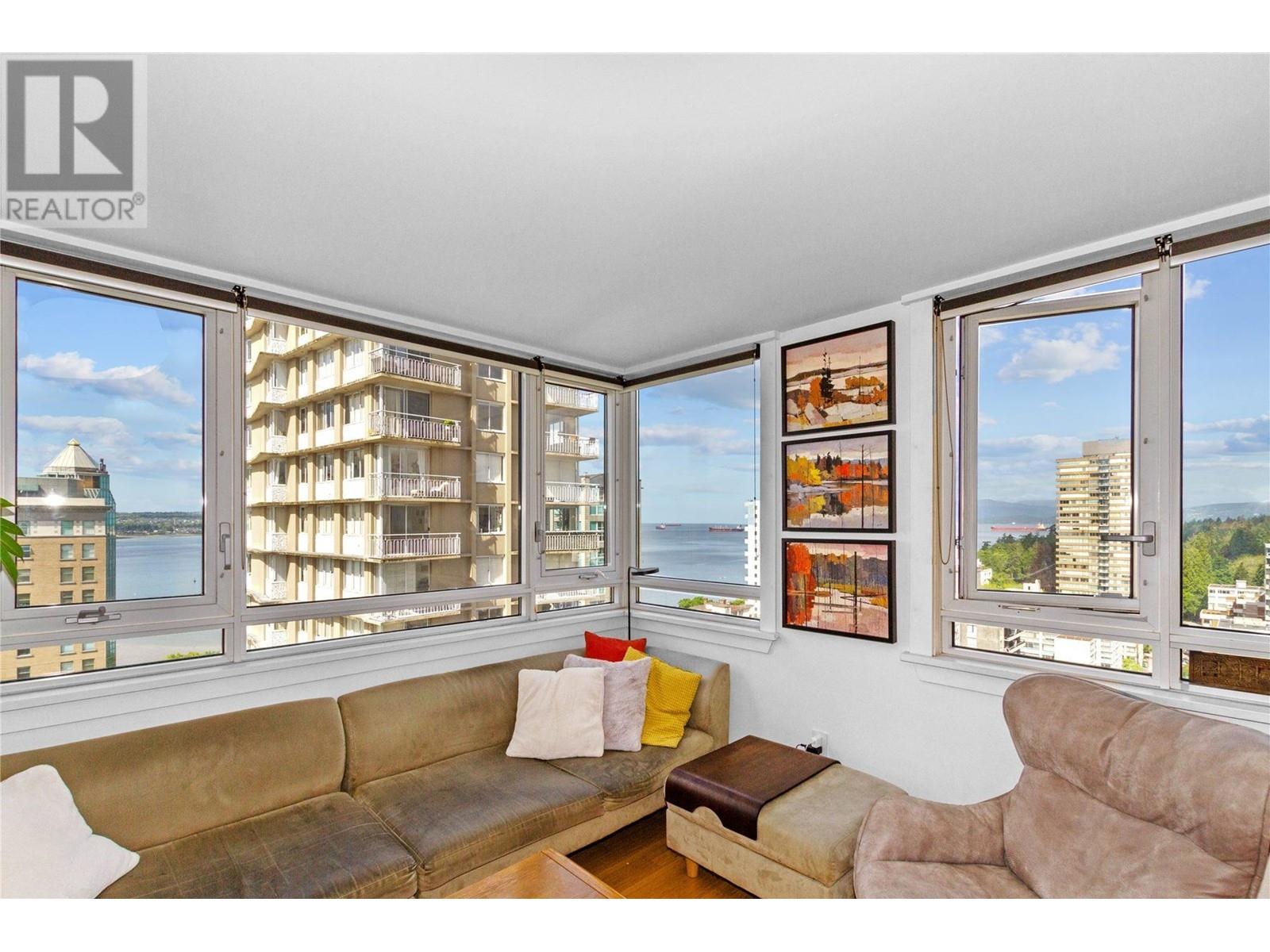 Listing Picture 5 of 37 : 1802-1850 COMOX STREET, Vancouver / 溫哥華 - 魯藝地產 Yvonne Lu Group - MLS Medallion Club Member