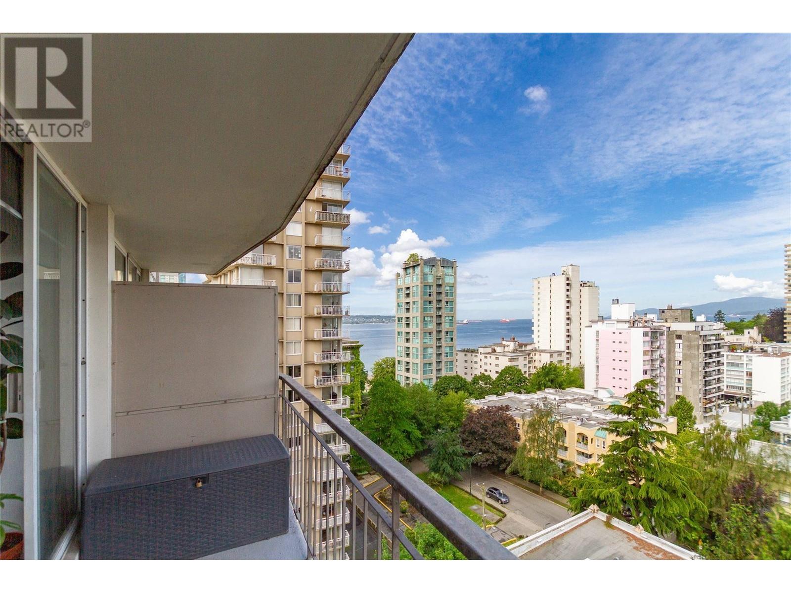Listing Picture 3 of 25 : 1205 1850 COMOX STREET, Vancouver / 溫哥華 - 魯藝地產 Yvonne Lu Group - MLS Medallion Club Member