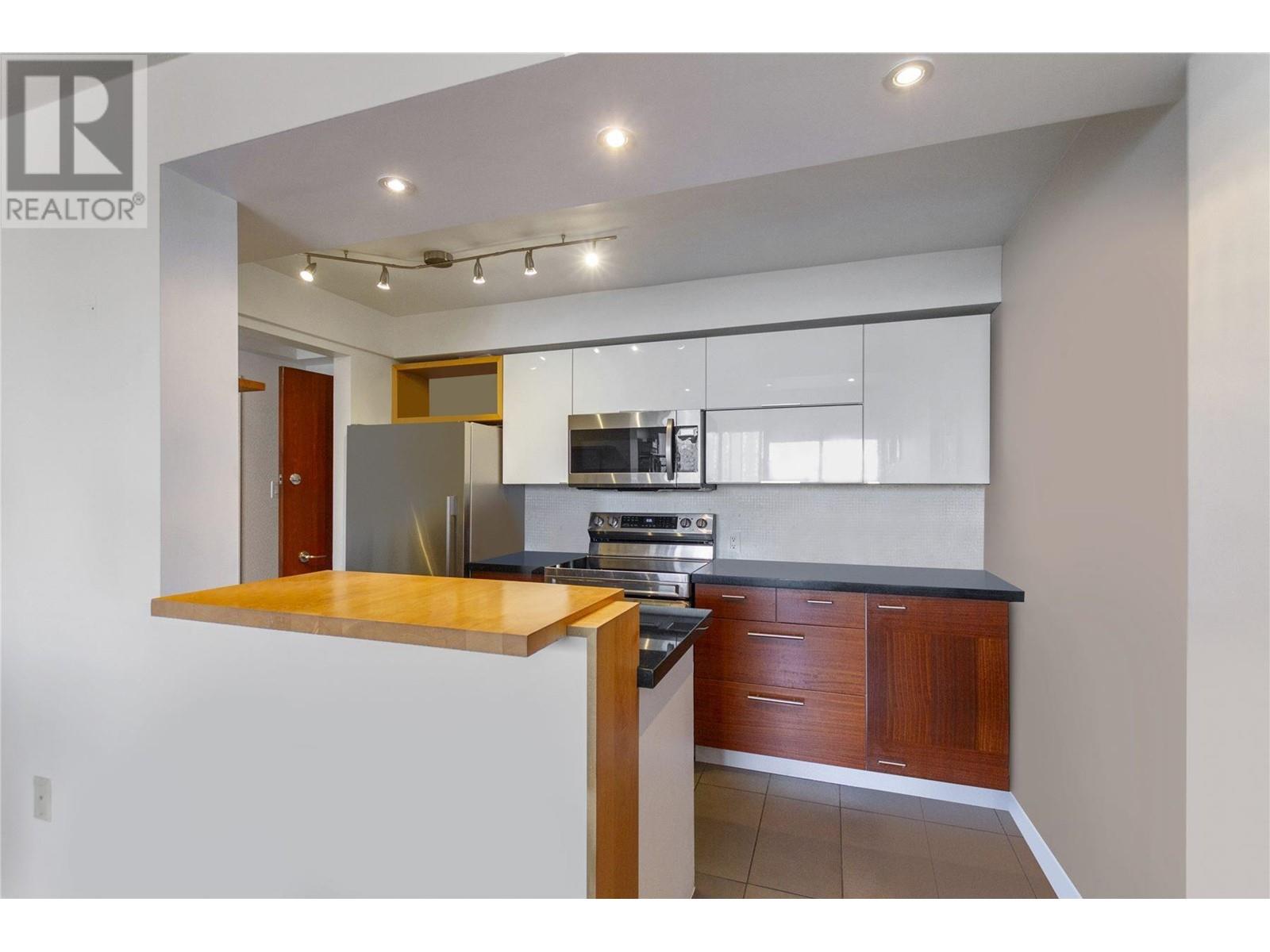 Listing Picture 10 of 25 : 1205 1850 COMOX STREET, Vancouver / 溫哥華 - 魯藝地產 Yvonne Lu Group - MLS Medallion Club Member