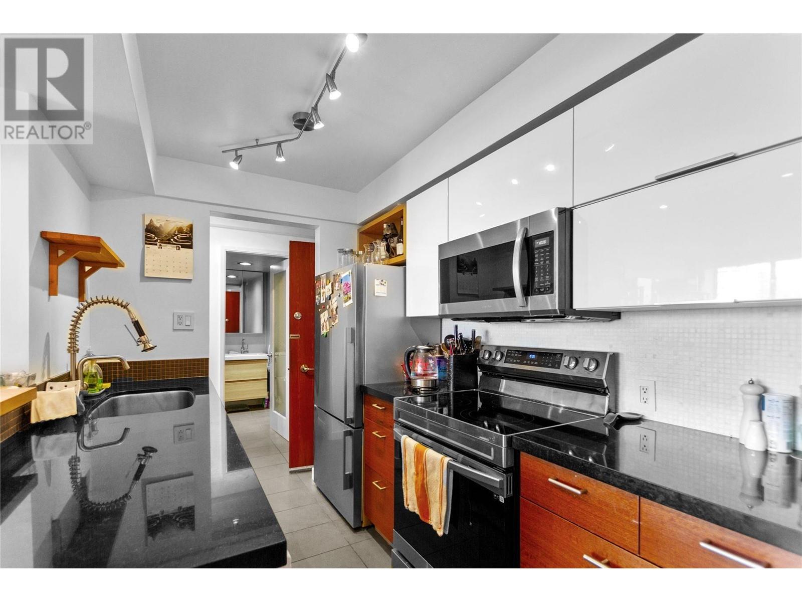 Listing Picture 11 of 25 : 1205 1850 COMOX STREET, Vancouver / 溫哥華 - 魯藝地產 Yvonne Lu Group - MLS Medallion Club Member