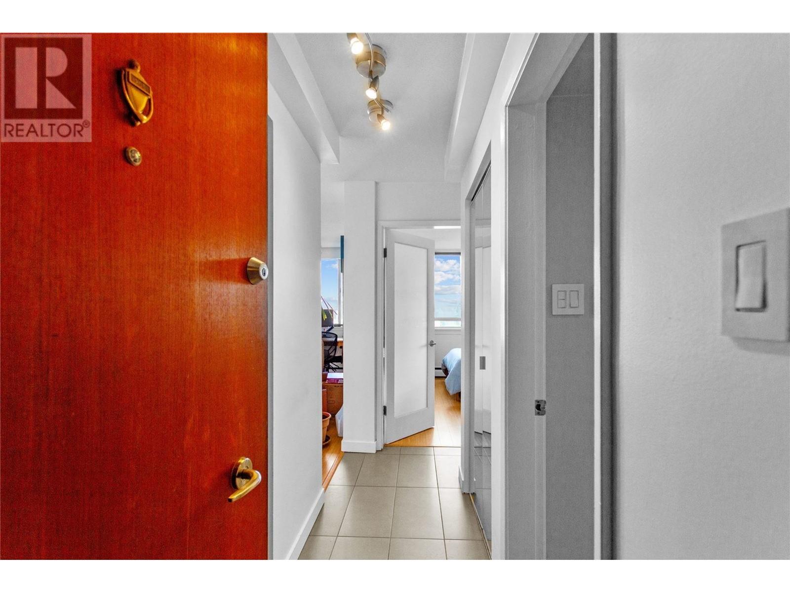 Listing Picture 18 of 25 : 1205 1850 COMOX STREET, Vancouver / 溫哥華 - 魯藝地產 Yvonne Lu Group - MLS Medallion Club Member