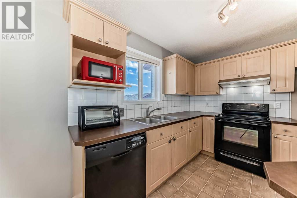 Property at 506 Everridge Drive SW image 4