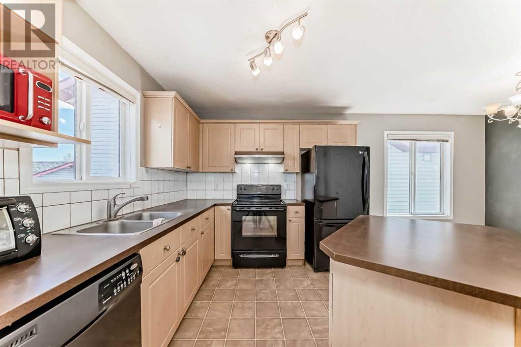 Property at 506 Everridge Drive SW image 3