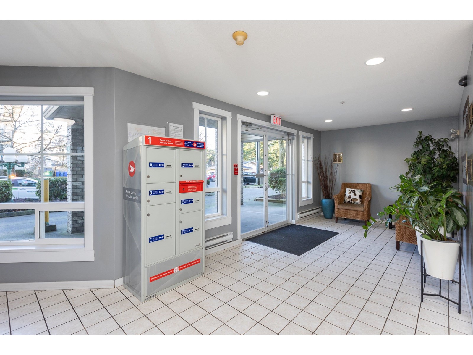 Property at 209 2435 CENTER STREET image 3