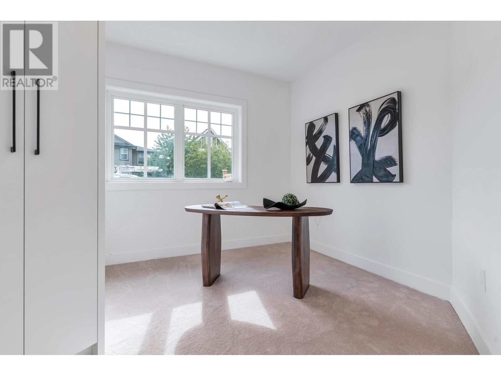 Property at 5 4829 48 AVENUE image 4