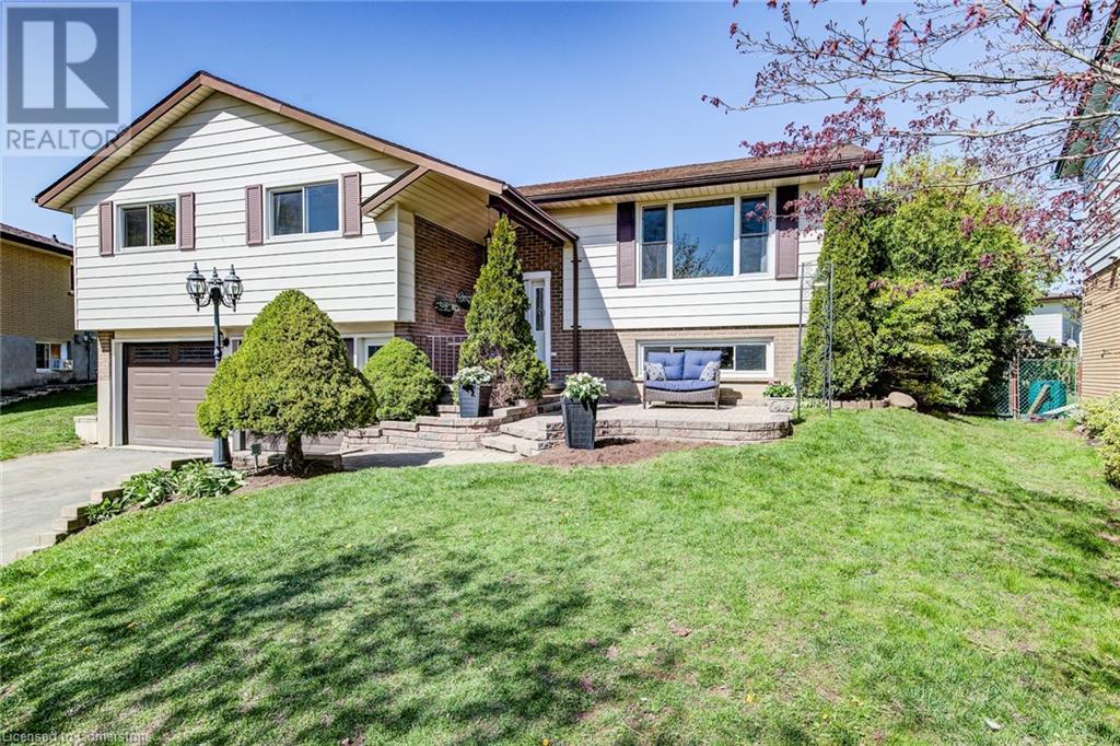 Property at 330 DALEVIEW Place image 2