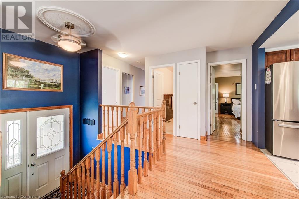 Property at 330 DALEVIEW Place image 5