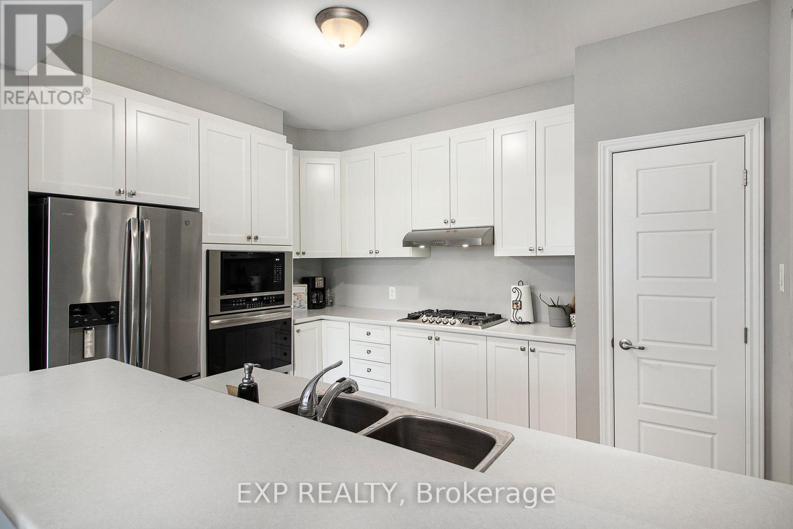 817 Kiniw, Ottawa, Ontario  K1K 4Z4 - Photo 11 - X12038844
