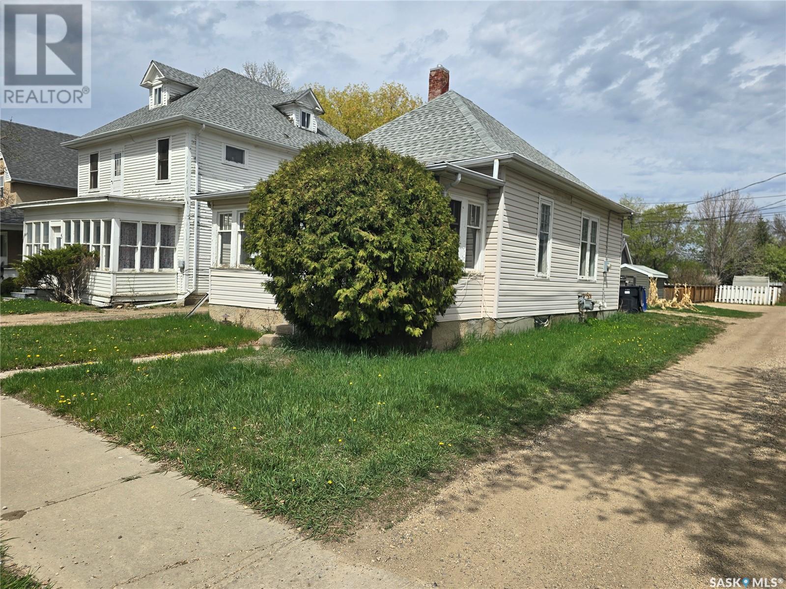 9 PRAIRIE AVENUE, weyburn, Saskatchewan