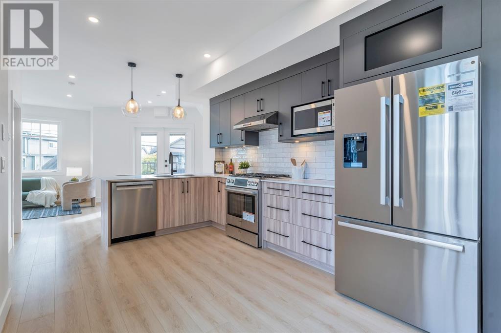 Property at 4 4829 48 AVENUE image 1