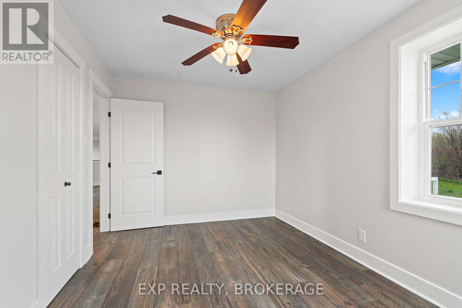 3881 Round Lake Road, South Frontenac, Ontario  K0H 1X0 - Photo 24 - X12141570