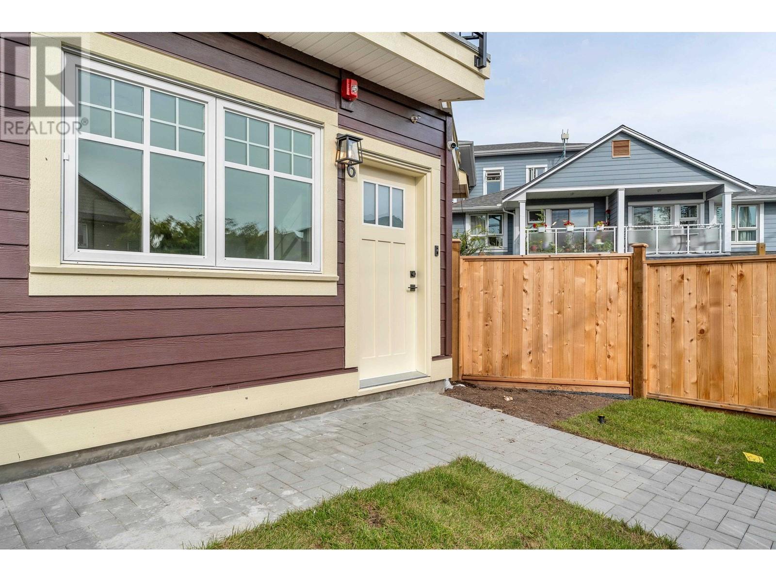 Property at 1 4829 48 AVENUE image 5