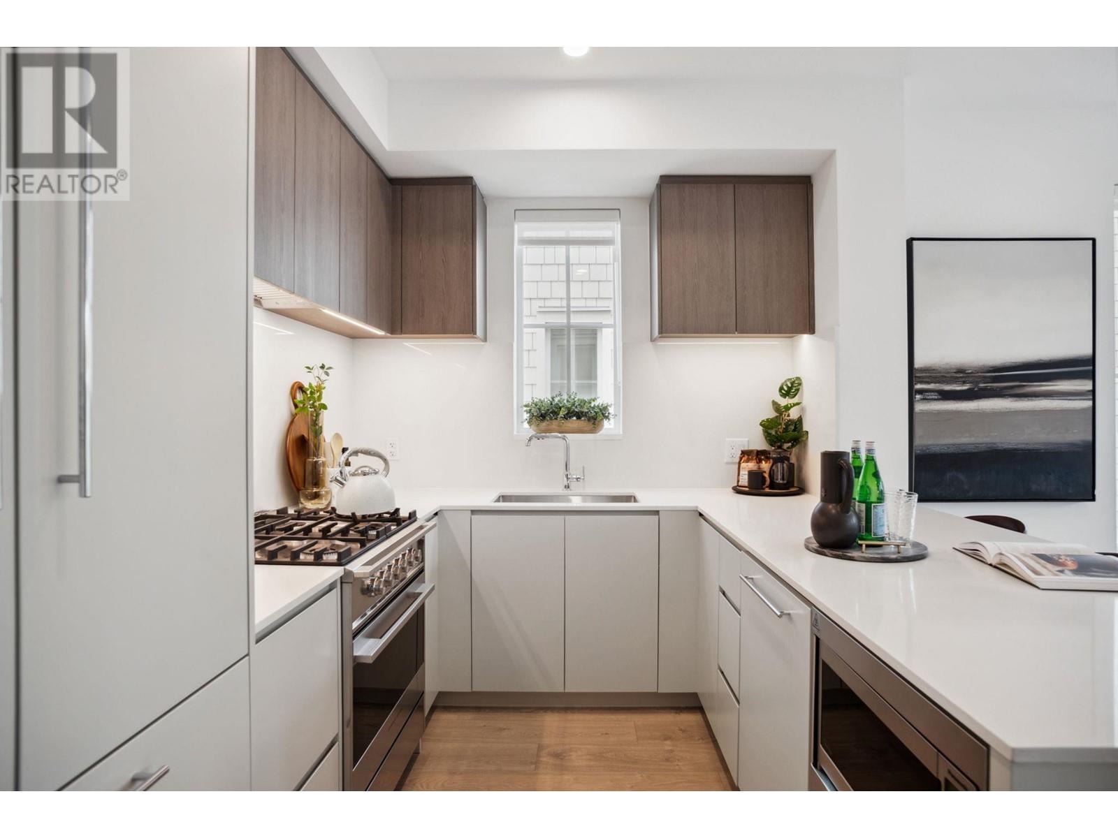 Listing Picture 14 of 26 : 908 W 49TH AVENUE, Vancouver / 溫哥華 - 魯藝地產 Yvonne Lu Group - MLS Medallion Club Member