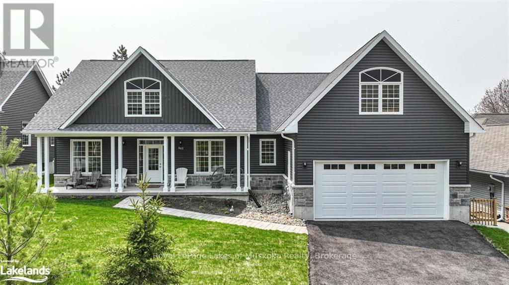 961 MUSKOKA BEACH ROAD, Gravenhurst, Ontario