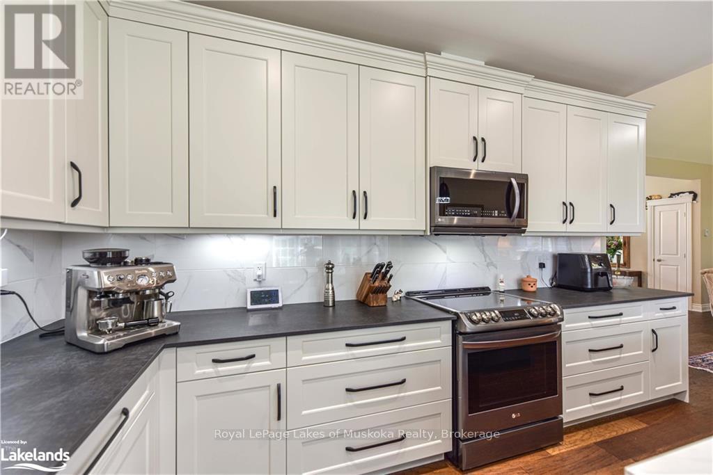 961 Muskoka Beach Road, Gravenhurst (Muskoka (S)), Ontario  P1P 1A3 - Photo 27 - X10434246