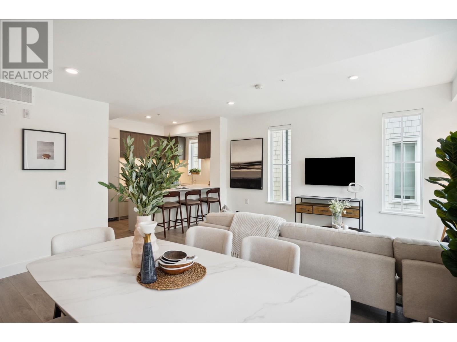 Listing Picture 8 of 26 : 908 W 49TH AVENUE, Vancouver / 溫哥華 - 魯藝地產 Yvonne Lu Group - MLS Medallion Club Member