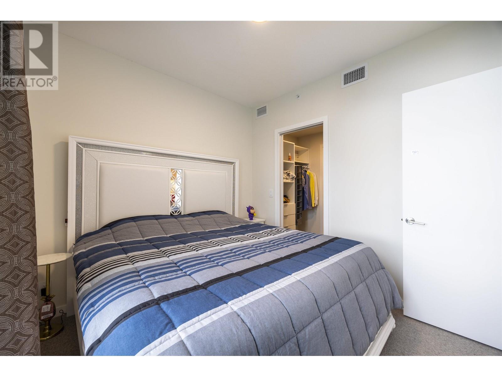 Listing Picture 17 of 35 : 4103 2186 GILMORE AVE, Burnaby / 本拿比 - 魯藝地產 Yvonne Lu Group - MLS Medallion Club Member