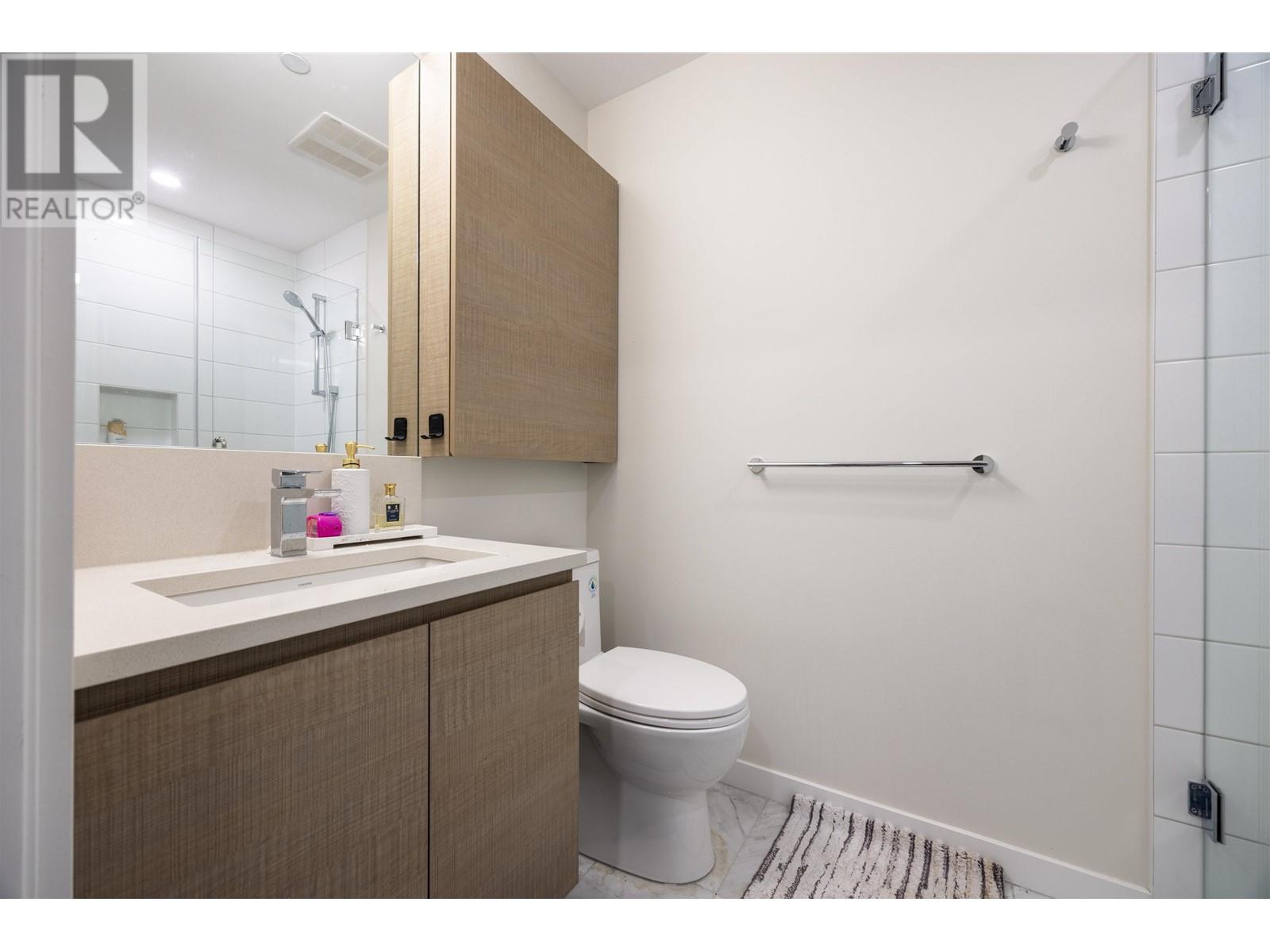 Listing Picture 19 of 35 : 4103 2186 GILMORE AVE, Burnaby / 本拿比 - 魯藝地產 Yvonne Lu Group - MLS Medallion Club Member