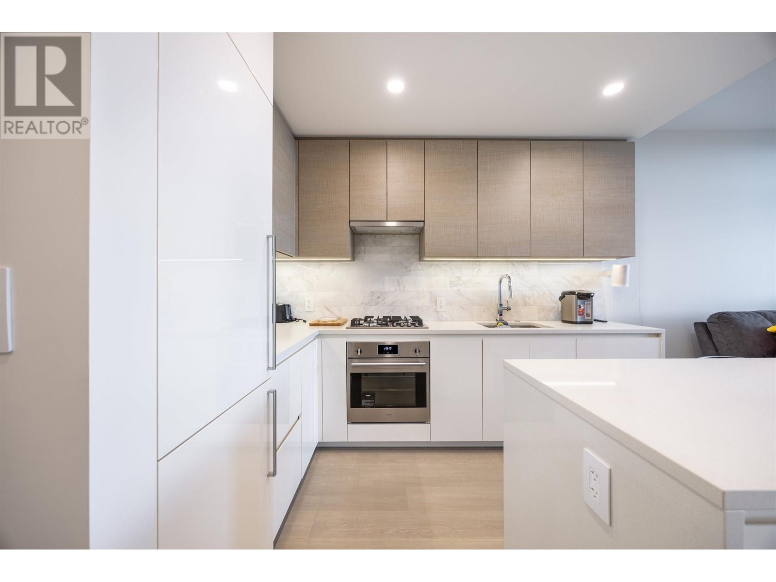 Listing Picture 7 of 35 : 4103 2186 GILMORE AVE, Burnaby / 本拿比 - 魯藝地產 Yvonne Lu Group - MLS Medallion Club Member