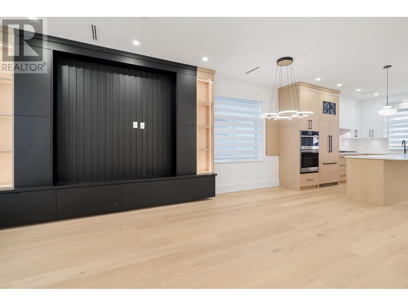 Listing Picture 8 of 33 : 672 E 64TH AVENUE, Vancouver / 溫哥華 - 魯藝地產 Yvonne Lu Group - MLS Medallion Club Member