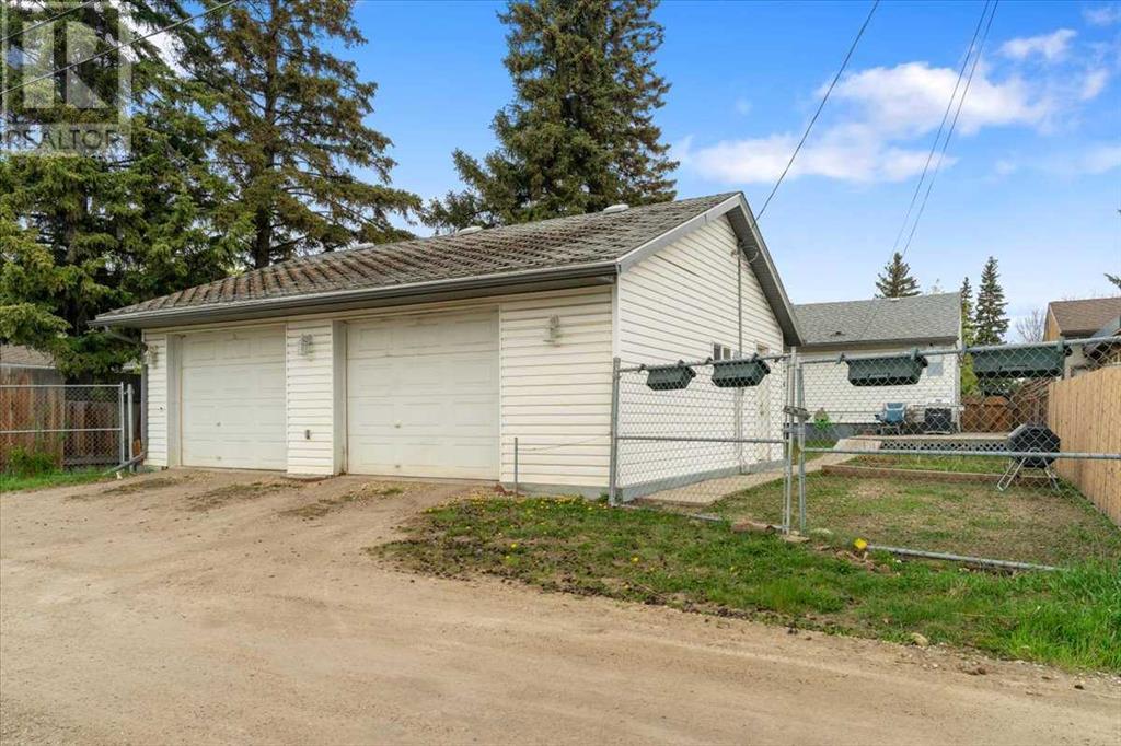 Property at 10019 92 Avenue image 3
