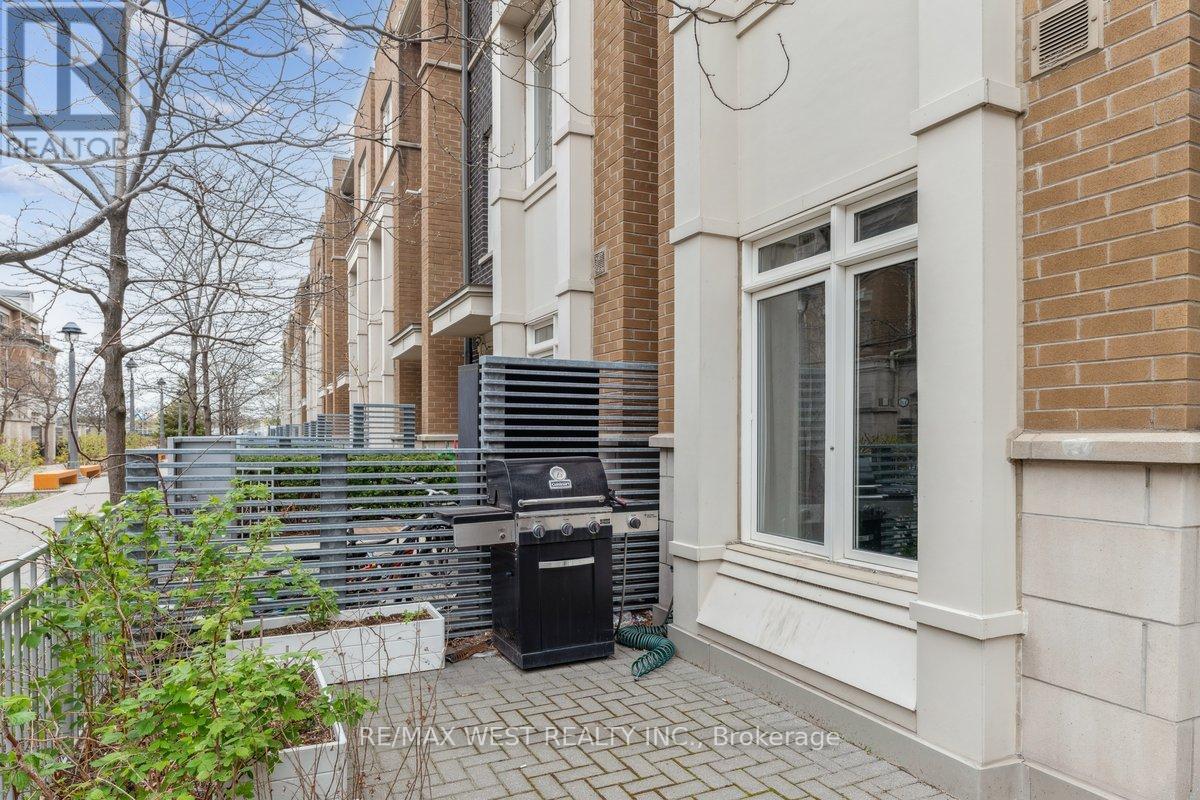 Property at TH#13 - 370 SQUARE ONE DRIVE W image 3