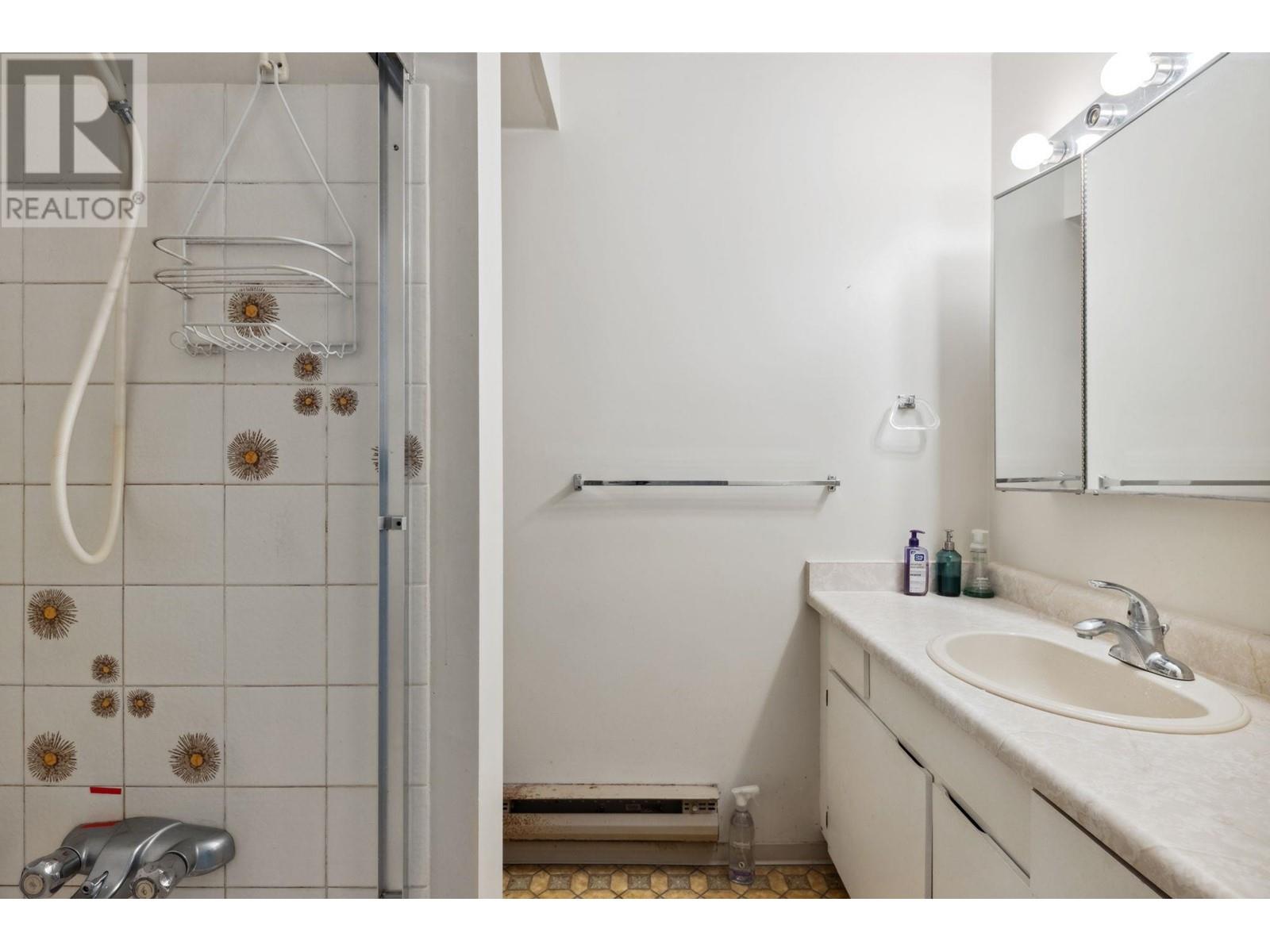 Listing Picture 14 of 23 : 317 8291 PARK ROAD, Richmond / 烈治文 - 魯藝地產 Yvonne Lu Group - MLS Medallion Club Member