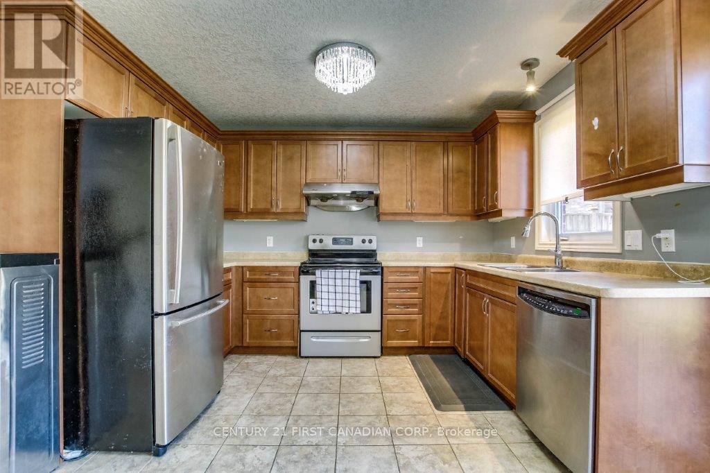 1678 Blackmaple Crescent, London East, Ontario  N5Y 6L6 - Photo 4 - X12141447