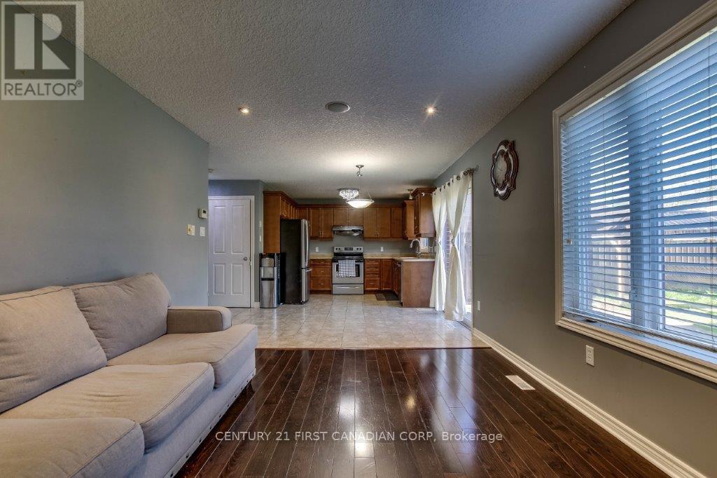 1678 Blackmaple Crescent, London East, Ontario  N5Y 6L6 - Photo 8 - X12141447