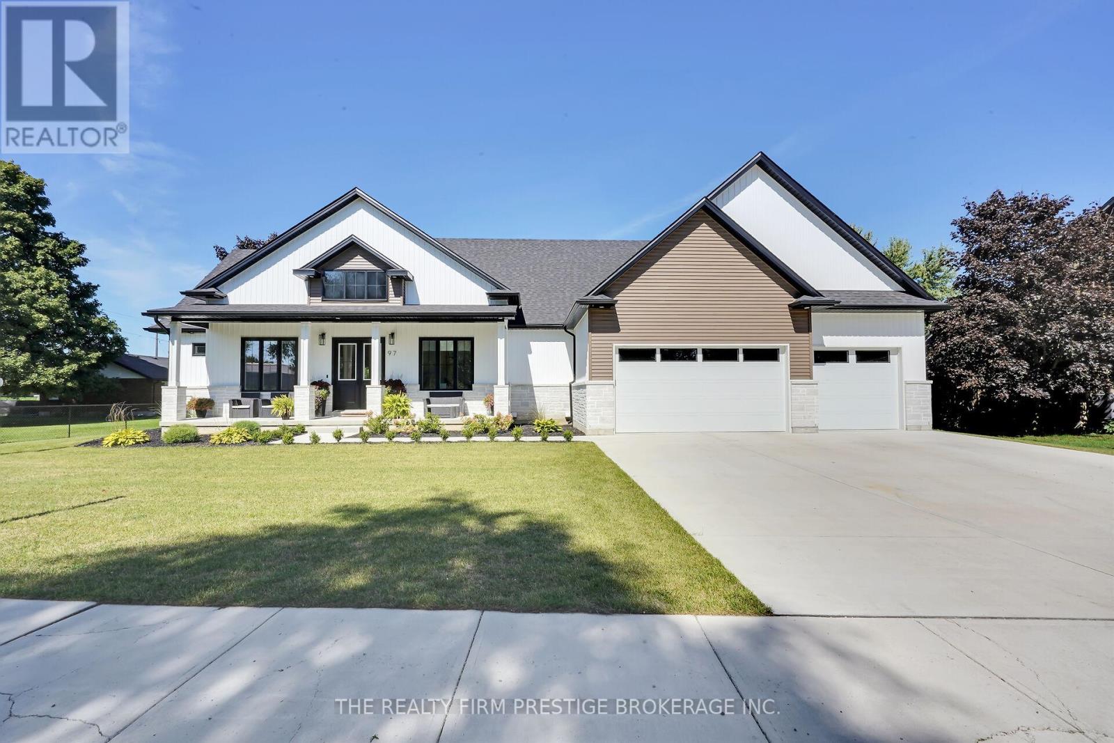 97 Simcoe Avenue