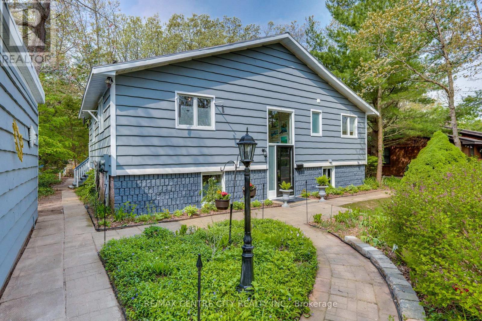 Property at 10161 ANDREA STREET image 2