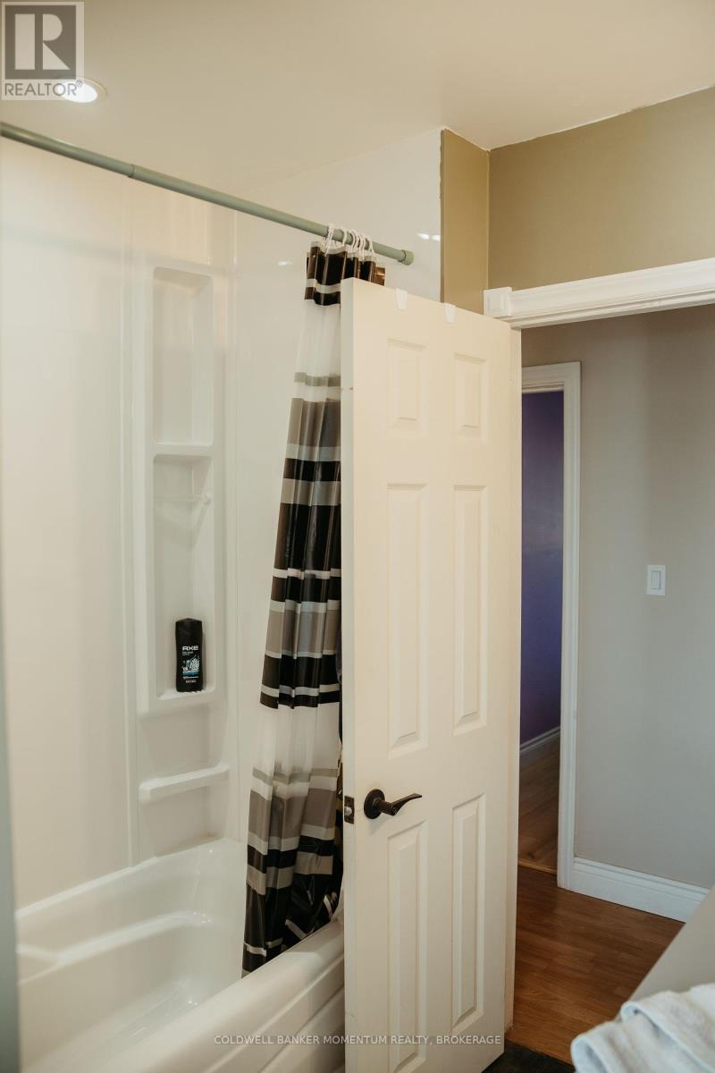 149 Sullivan Avenue, Thorold, Ontario  L2V 2Z3 - Photo 13 - X12059872