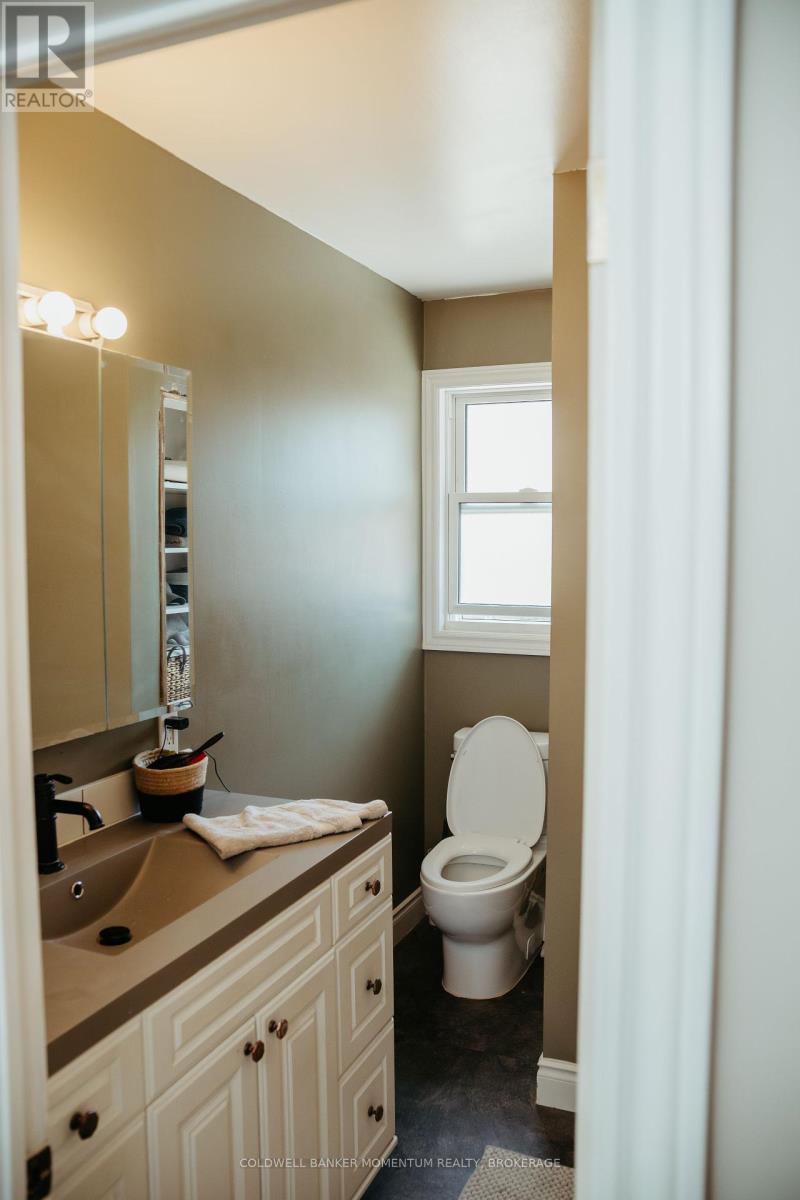 149 Sullivan Avenue, Thorold, Ontario  L2V 2Z3 - Photo 12 - X12059872