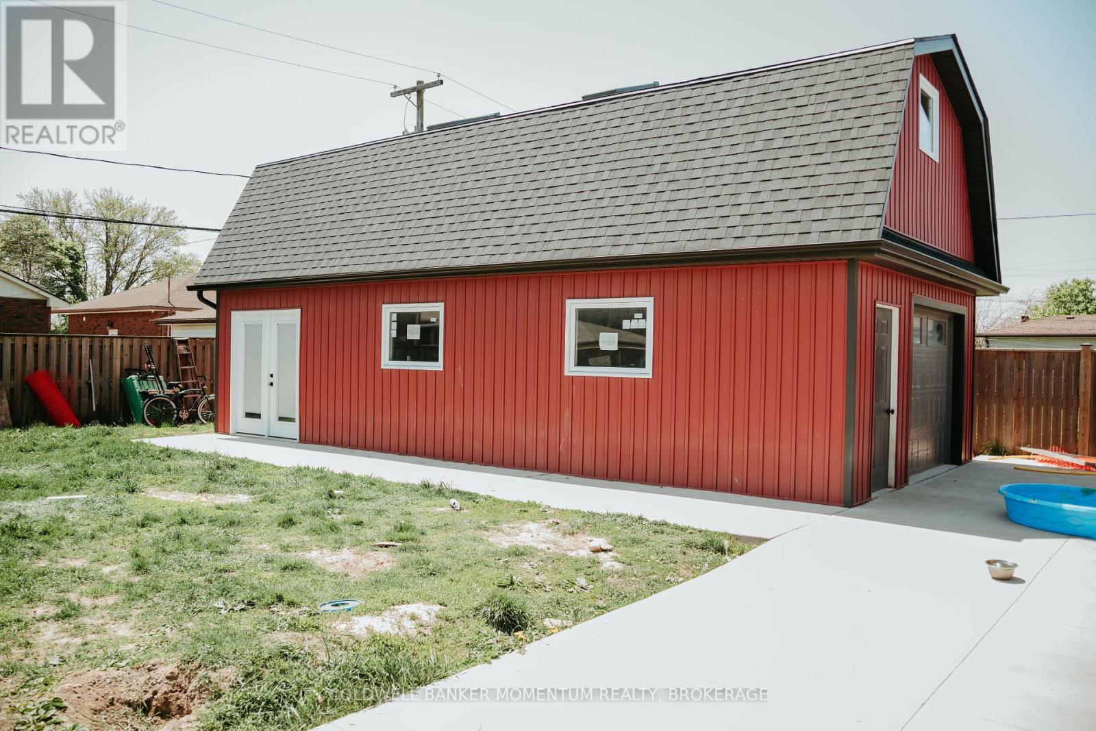 Property at 149 SULLIVAN AVENUE image 4