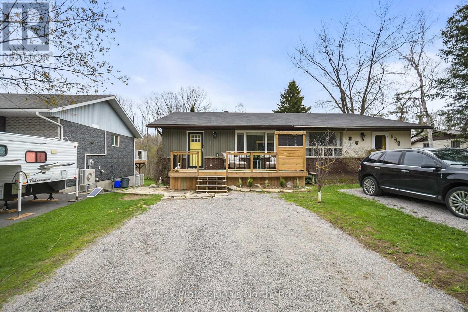 180 Fernwood Drive, Gravenhurst (Muskoka (S)), Ontario  P1P 1P4 - Photo 34 - X12141418